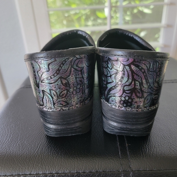 Dansko Clogs womens Sz 38 Gray iridescent paisley design - Picture 3 of 9